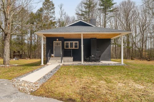 713 Oak Ridge Rd, Ellenville, NY, 12428-5335 | Card Image