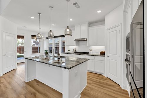 8141 Meadow Valley Dr, Mckinney, TX, 75071-2383 | Card Image