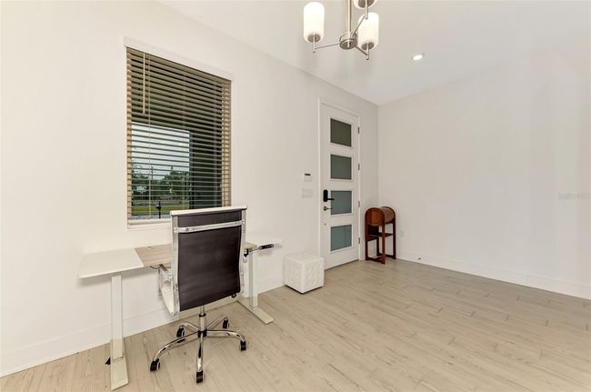 2587 Temple St, House other with 4 bedrooms, 3 bathrooms and null parking in SARASOTA FL | Image 4