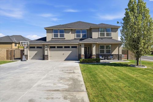 824 Meadows Dr S, Richland, WA, 99352-8917 | Card Image