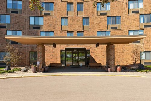 apt-413-1181 Edgcumbe Rd, Saint Paul, MN, 55105-2820 | Card Image