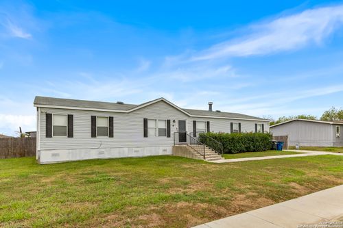 2676 Pahmeyer Rd, New Braunfels, TX, 78130-9501 | Card Image