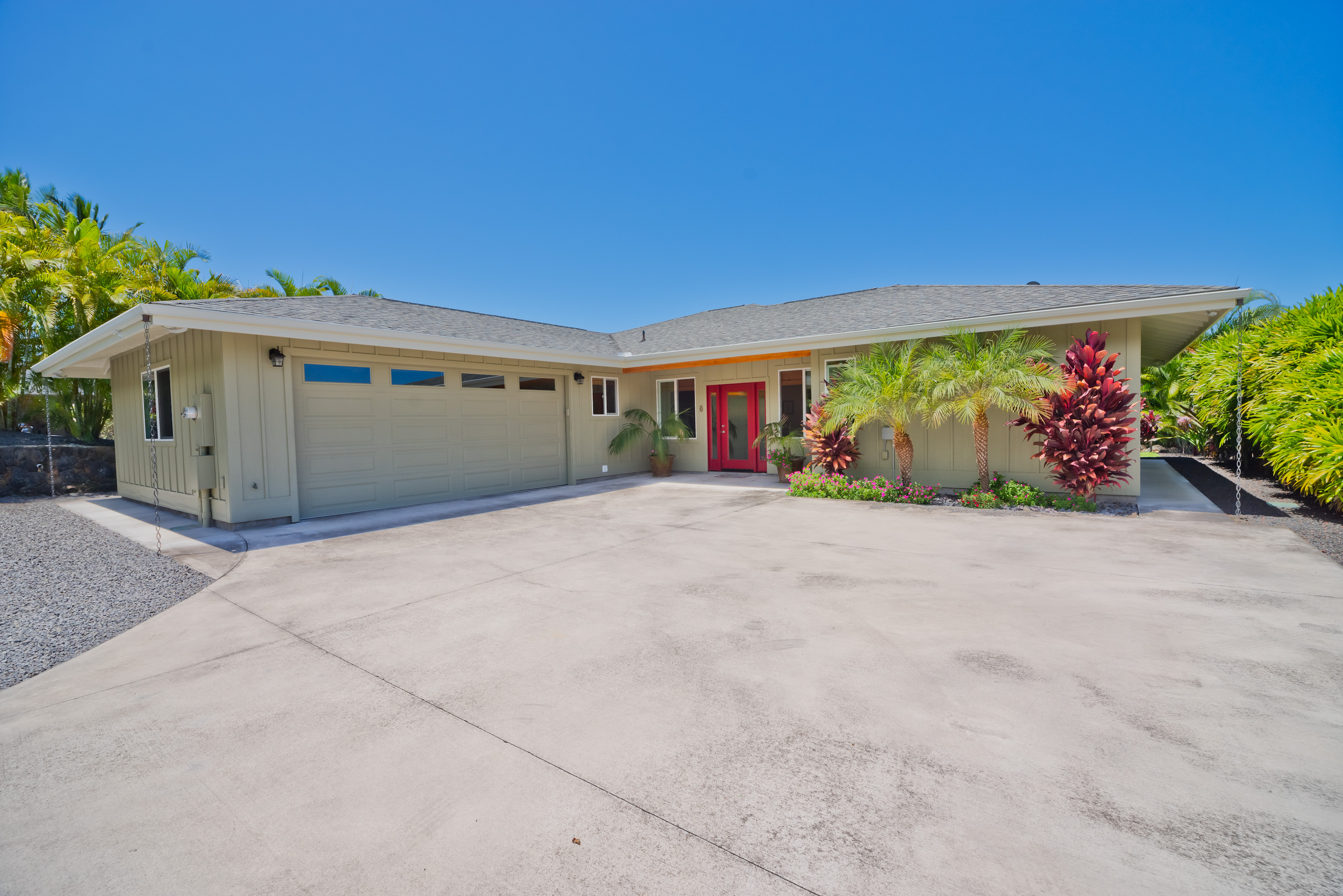 Minoaka Pl, Kailua Kona, HI 96740