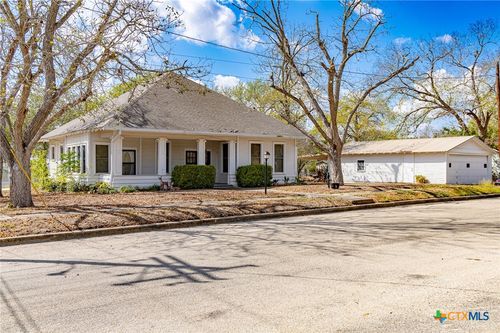 1306 N Avenue G, Shiner, TX, 77984-5245 | Card Image