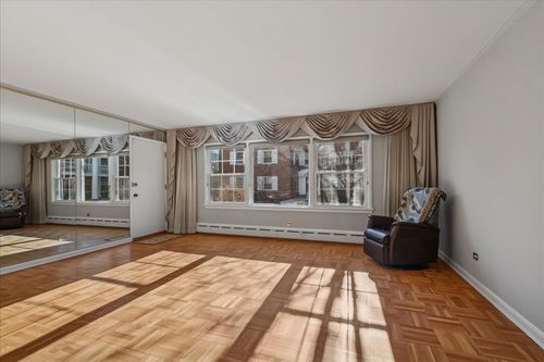 apt-1-2258 Sherman Ave, Evanston, IL, 60201-5405 | Card Image