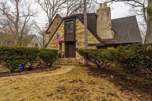 219 Woodland Rd, Highland Park, IL, 60035-5052 | Card Image