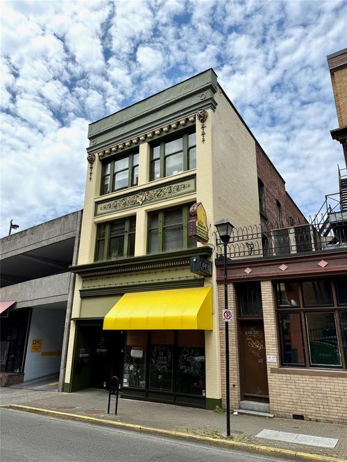 300-1010 Langley St, Victoria, BC, V8W1V8 | Card Image