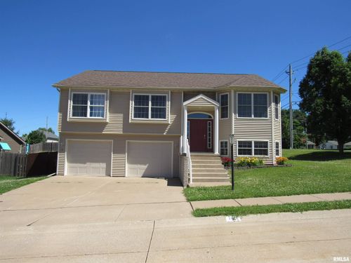 3 Hidden Valley Cir, Davenport, IA, 52804-1159 | Card Image