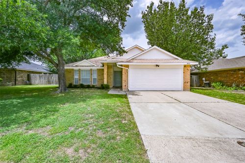 2822 White Oak Dr, Grand Prairie, TX, 75052-4426 | Card Image