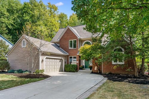 220 Woodedge Cir E, Powell, OH, 43065-9684 | Card Image