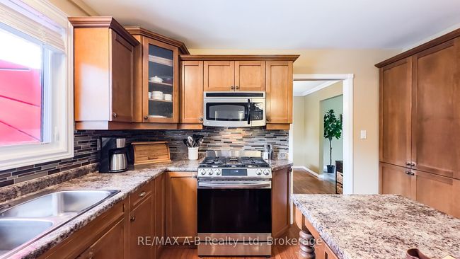 18 Conway Crt, House other with 4 bedrooms, 3 bathrooms and 10 parking in Thamesford ON | Image 12