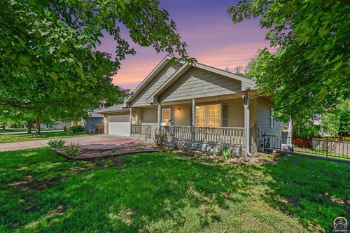 3355 Westport Dr, Topeka, KS, 66614-4592 | Card Image