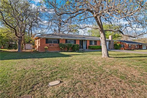 8817 Oakdale Drive, Woodway, TX, 76712 | Card Image