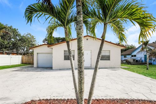7306 Sw 3rd Ct, North Lauderdale, FL, 33068-1408 | Card Image