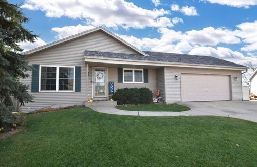 1087 Cleveland Ave, Hartford, WI, 53027-2777 | Card Image