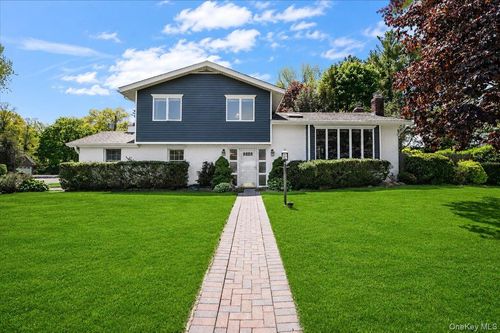 1 Sandra Ct, Glen Cove, NY, 11542-3300 | Card Image