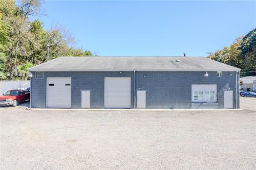 2737 Lincoln Way, White Oak, PA, 15131-2805 | Card Image