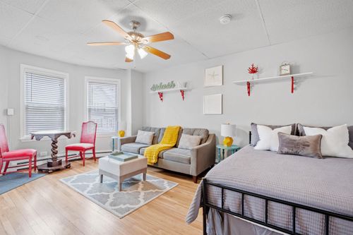 apt-2-792 Grove St, Manchester, NH, 03103-4343 | Card Image