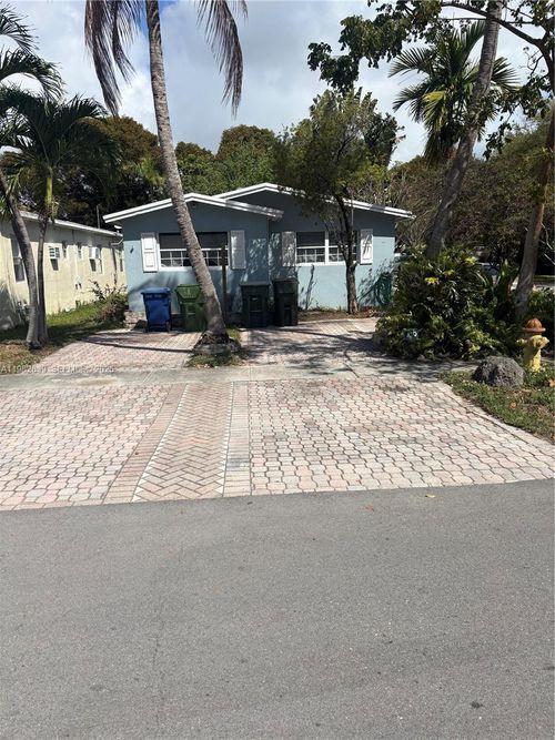 729 Ne 2nd Ct, Hallandale Beach, FL, 33009-3603 | Card Image