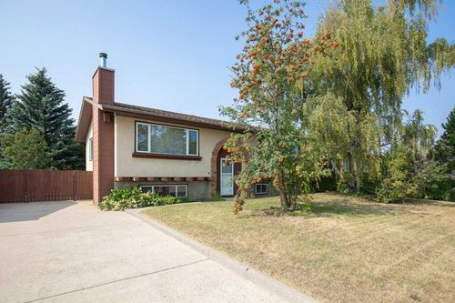 3727 51a Avenue, Innisfail, AB, T4G1H2 | Card Image