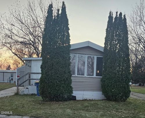 230 Northland Est, Jamestown, ND, 58401-2778 | Card Image