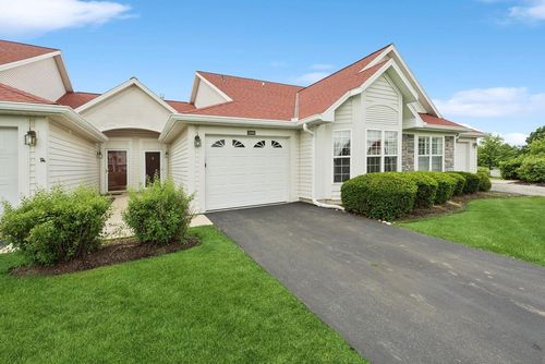 2152 Newbury Lane Lane, Delavan, WI, 53115 | Card Image