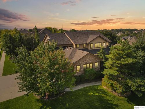 18107 Leavenworth St, Elkhorn, NE, 68022-5717 | Card Image