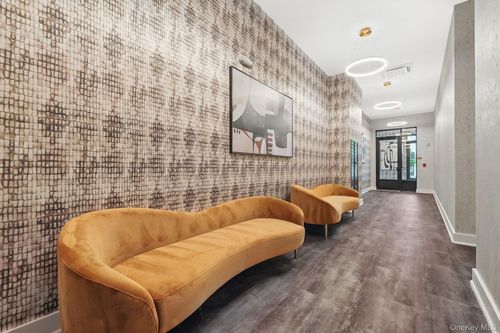 199 E Post Rd, White Plains, NY, 10601 | Card Image