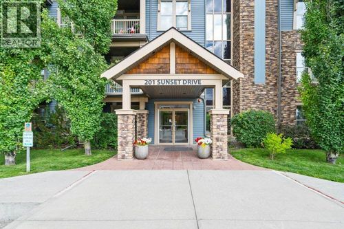 201 Sunset Dr, Cochrane, AB, T4C0H5 | Card Image