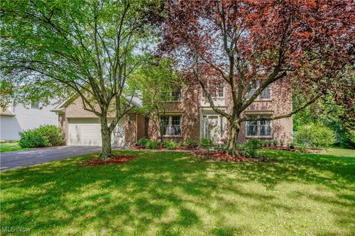 730 Hunters Run, Perrysburg, OH, 43551-5490 | Card Image