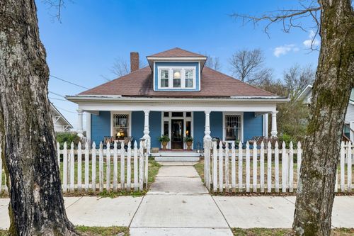 1115 S High St, Columbia, TN, 38401-3719 | Card Image