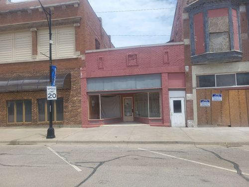214 N Main St, Eureka, KS, 67045-1304 | Card Image
