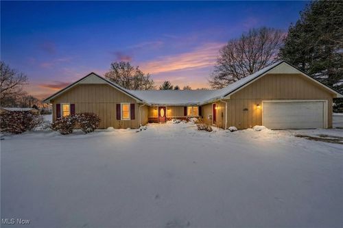 10121 Crows Nest Cv, Aurora, OH, 44202-8130 | Card Image