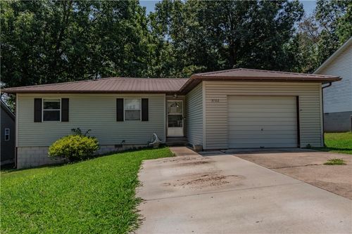 3702 Shields Dr, Harrison, AR, 72601-6608 | Card Image