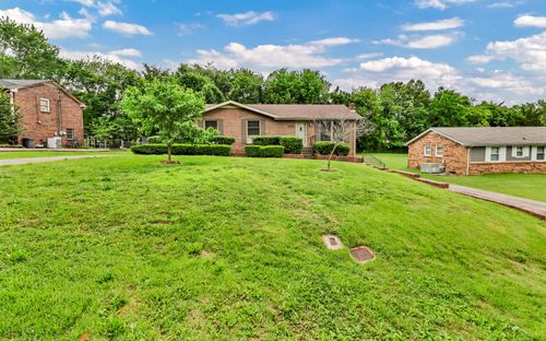 409 Christopher Dr, Clarksville, TN, 37042-5104 | Card Image