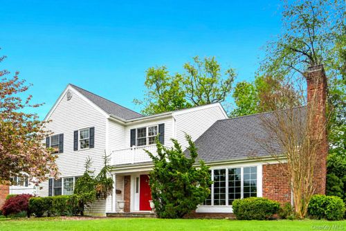 44 Sully Dr, Manhasset, NY, 11030-2806 | Card Image