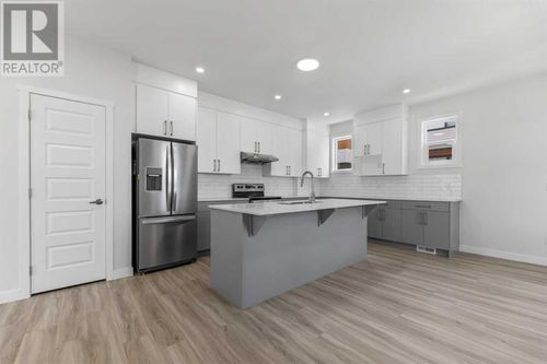 90 Corner Meadows Manor Ne, Calgary, AB, T3N1Y1 | Card Image