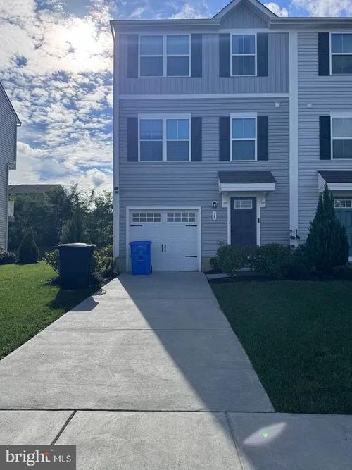 39 F Parsons Boulevard, BEVERLY, NJ, 08010 | Card Image