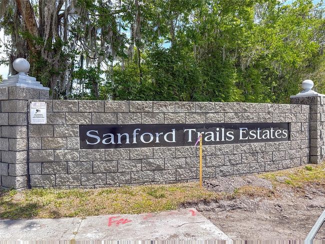 neighborhood entrance | Image 58