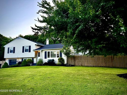 10 Brooklawn Dr, Neptune, NJ, 07753-3351 | Card Image