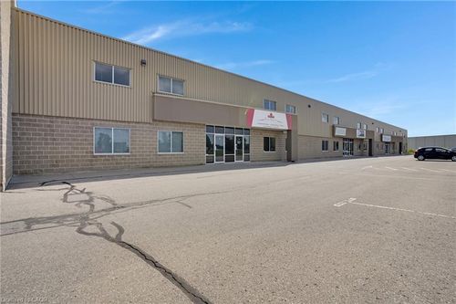 3-44 Saltsman Dr, Cambridge, ON, N3H4R7 | Card Image