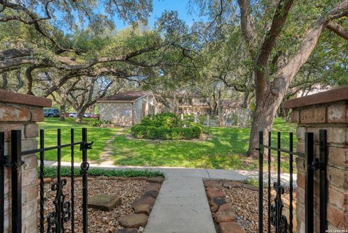 l2-11303 Vance Jackson Rd, San Antonio, TX, 78230-1849 | Card Image