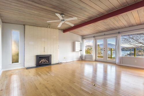 494 Sargent Rd, Gibsons, BC, V0N1V0 | Card Image