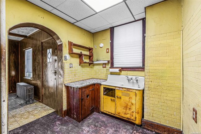 164-30 77 Th Rd, House other with 2 bedrooms, 1 bathrooms and null parking in Fresh Meadows NY | Image 8