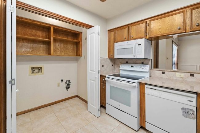 B - 353 Fantail Loop, Home with 2 bedrooms, 2 bathrooms and 2 parking in Lakeway TX | Image 10