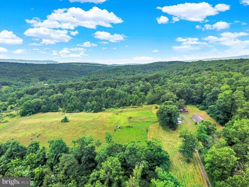 241 Tobias Dr, EAST WATERFORD, PA, 17021-7326 | Card Image