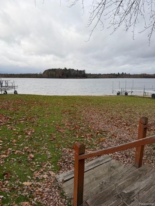 2903 Chippewa Trl, Lupton, MI, 48635-8718 | Card Image