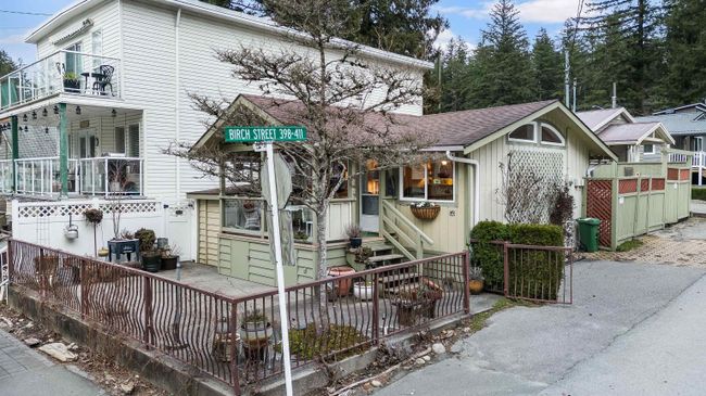 255 First Avenue, House other with 2 bedrooms, 1 bathrooms and 2 parking in Cultus Lake BC | Image 4