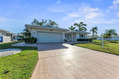 1507 N Knollwood Drive, House other with 2 bedrooms, 2 bathrooms and null parking in Bradenton FL | Image 2