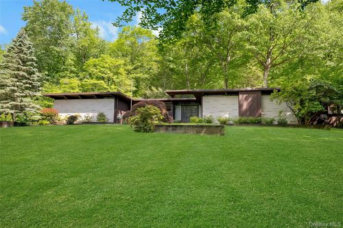 65 Holly Pl, Briarcliff Manor, NY, 10510-2107 | Card Image